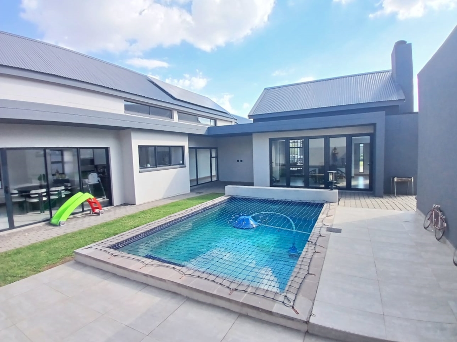 4 Bedroom Property for Sale in Midstream Estate Gauteng