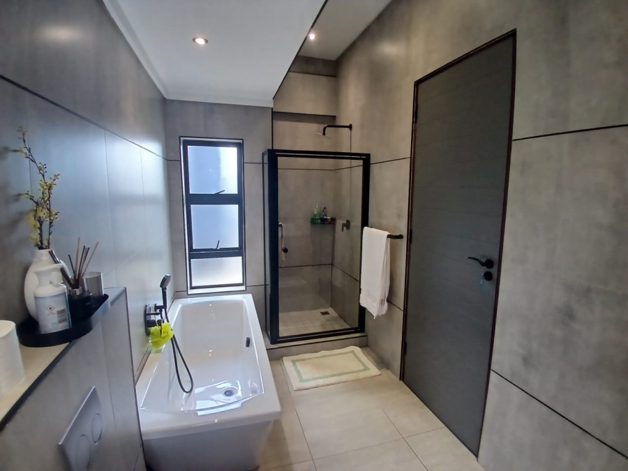 4 Bedroom Property for Sale in Midstream Estate Gauteng