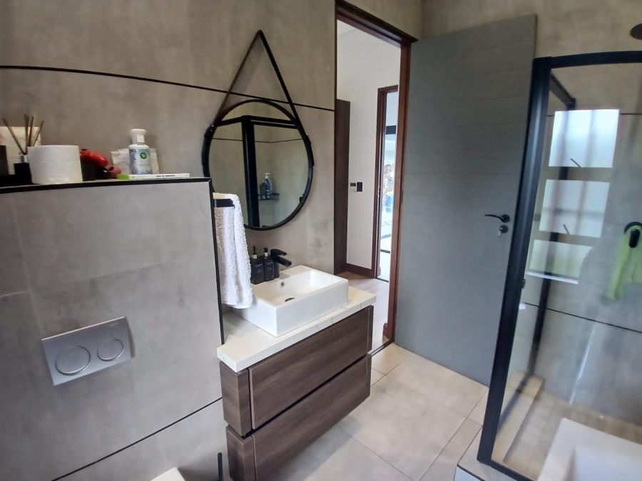 4 Bedroom Property for Sale in Midstream Estate Gauteng