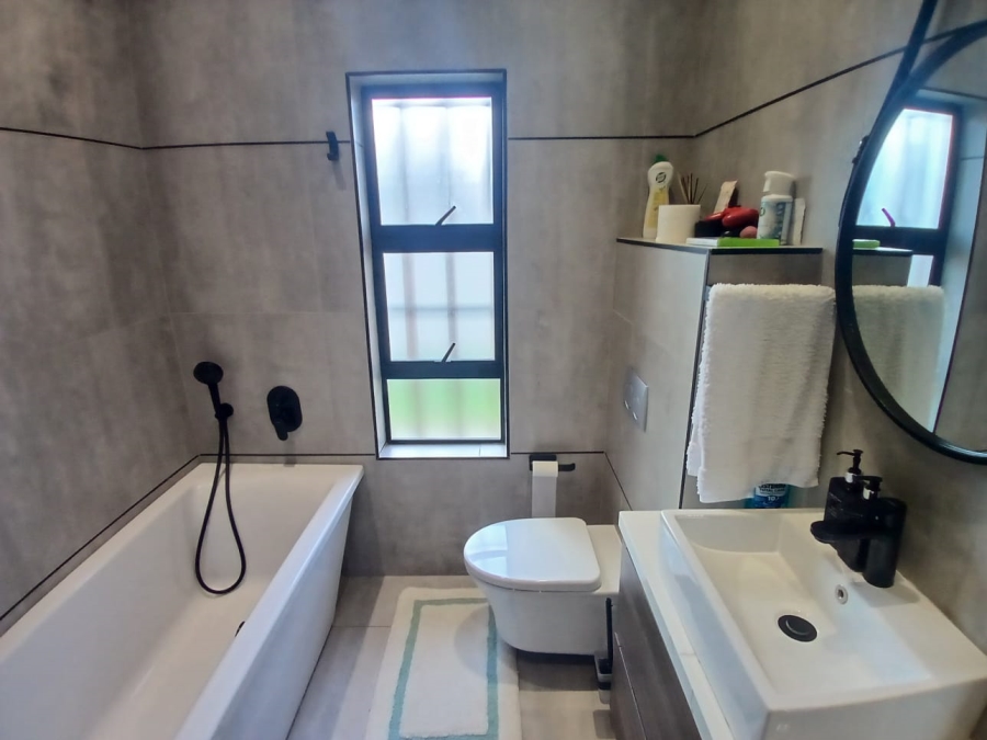 4 Bedroom Property for Sale in Midstream Estate Gauteng