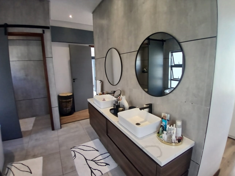 4 Bedroom Property for Sale in Midstream Estate Gauteng