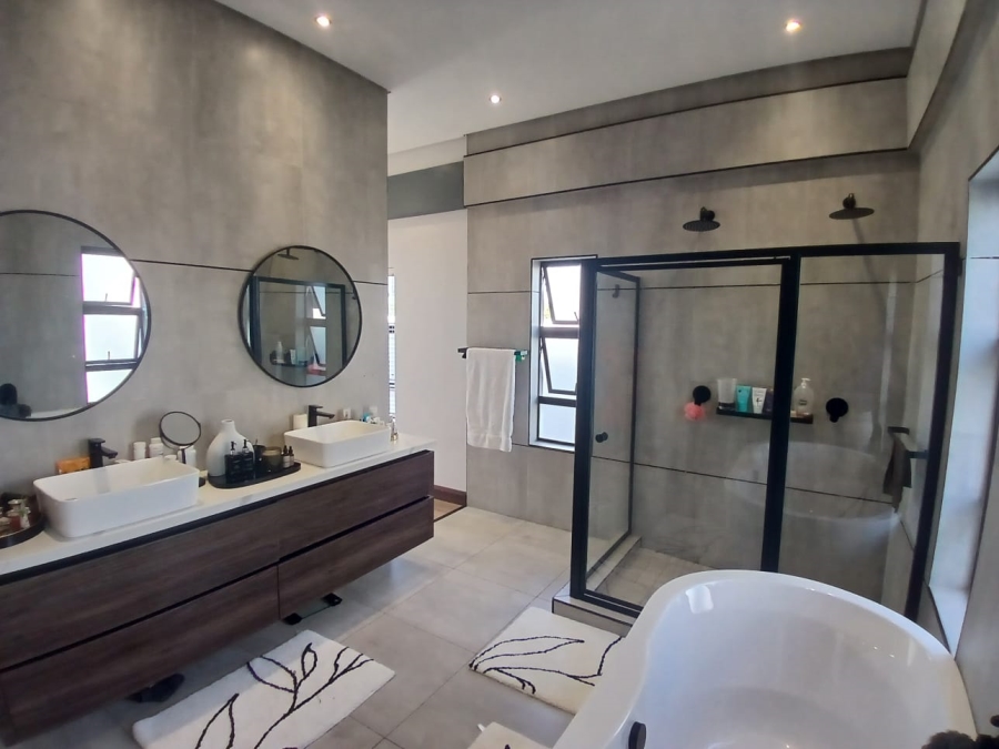 4 Bedroom Property for Sale in Midstream Estate Gauteng
