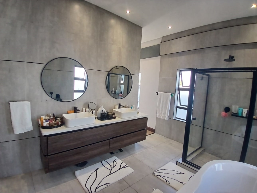 4 Bedroom Property for Sale in Midstream Estate Gauteng