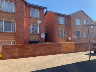 1 Bedroom Property for Sale in The Reeds Gauteng