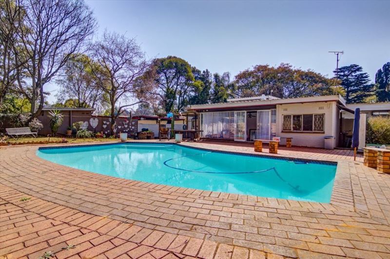 4 Bedroom Property for Sale in Nimrod Park Gauteng