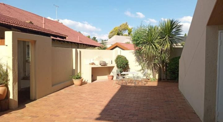 To Let 2 Bedroom Property for Rent in Bedfordview Gauteng
