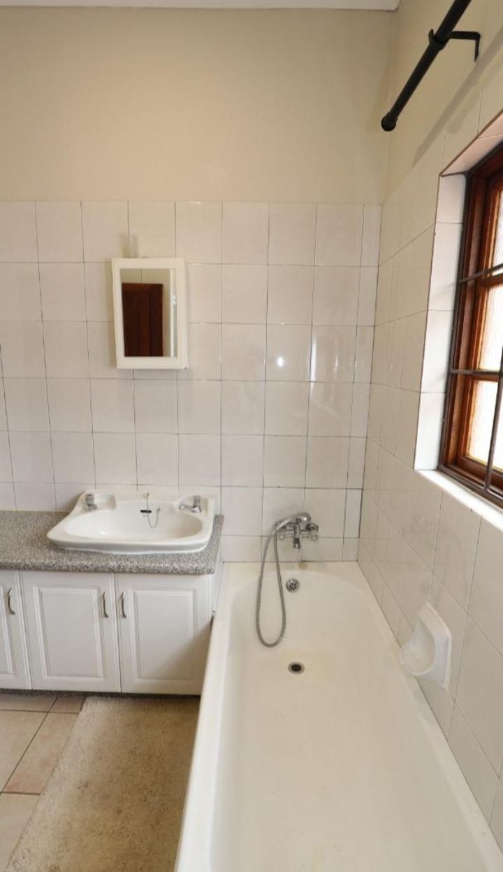To Let 1 Bedroom Property for Rent in Bedfordview Gauteng