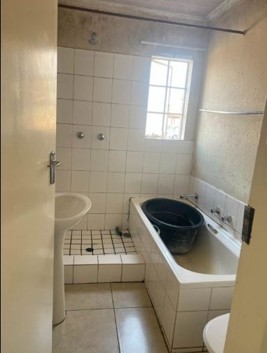 2 Bedroom Property for Sale in Chloorkop Gauteng