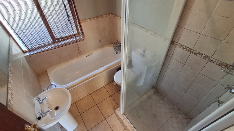 2 Bedroom Property for Sale in Montana Gauteng