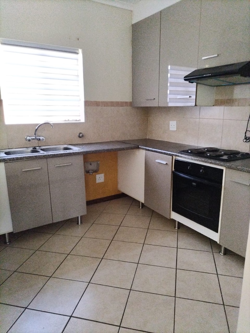 2 Bedroom Property for Sale in The Reeds Gauteng
