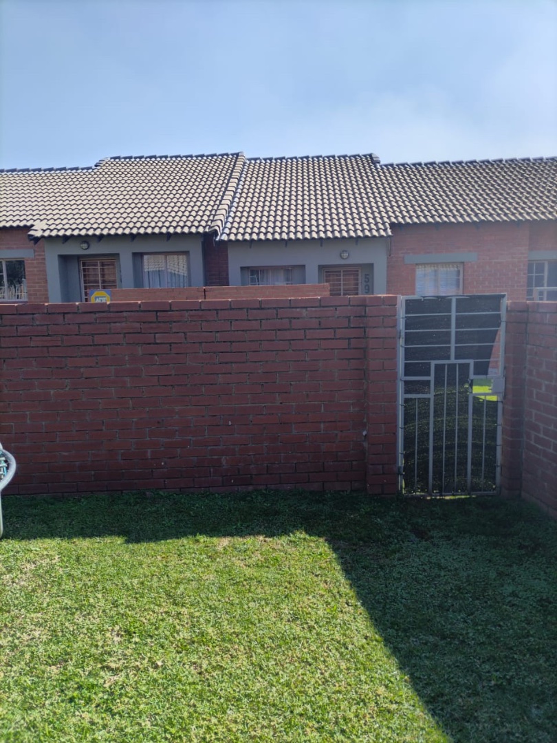 2 Bedroom Property for Sale in The Reeds Gauteng