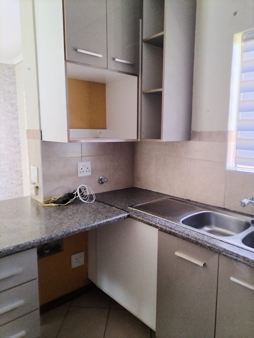 2 Bedroom Property for Sale in The Reeds Gauteng