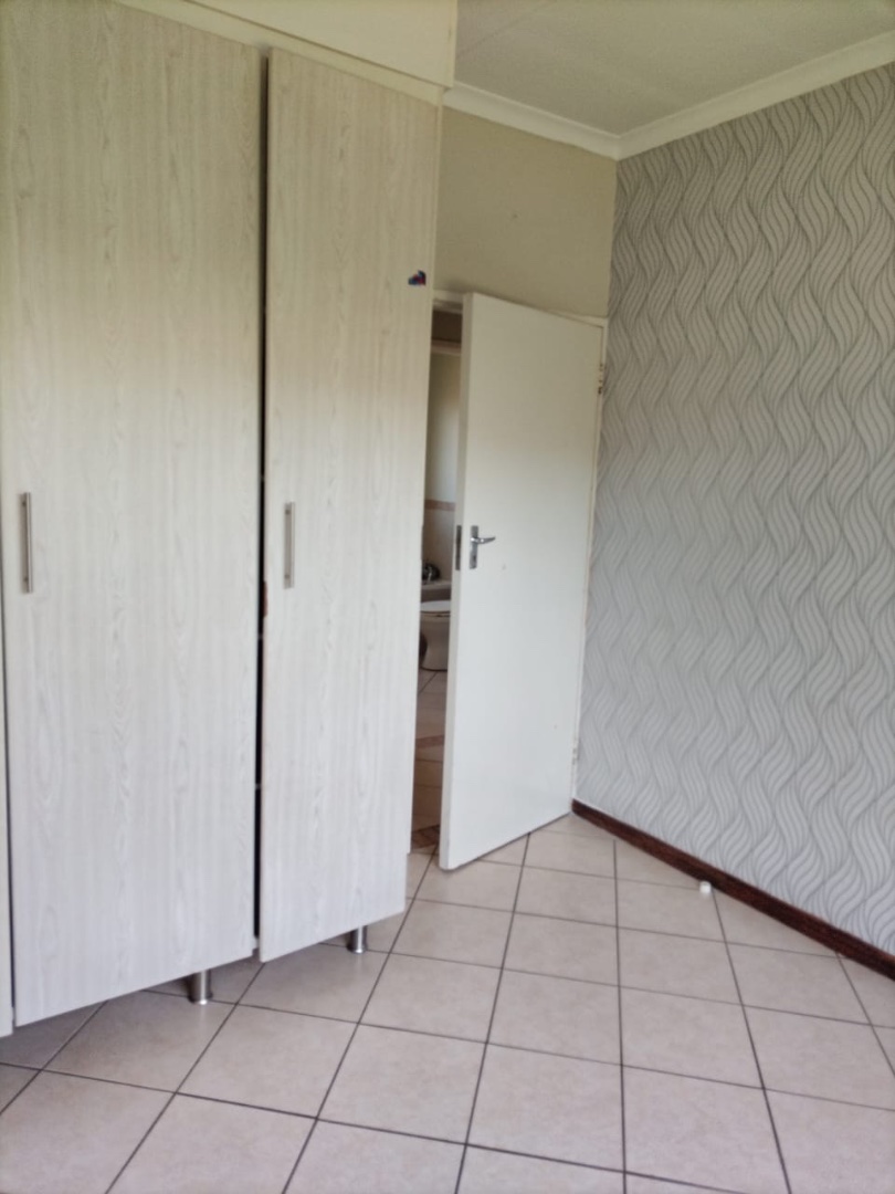 2 Bedroom Property for Sale in The Reeds Gauteng