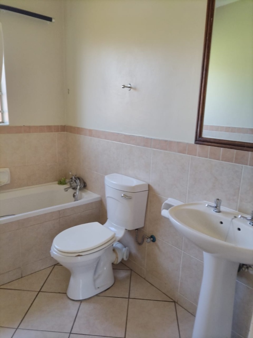 2 Bedroom Property for Sale in The Reeds Gauteng