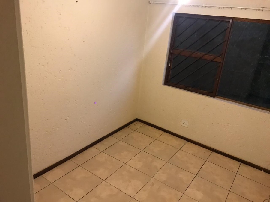 2 Bedroom Property for Sale in Bassonia Gauteng