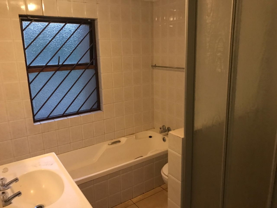 2 Bedroom Property for Sale in Bassonia Gauteng