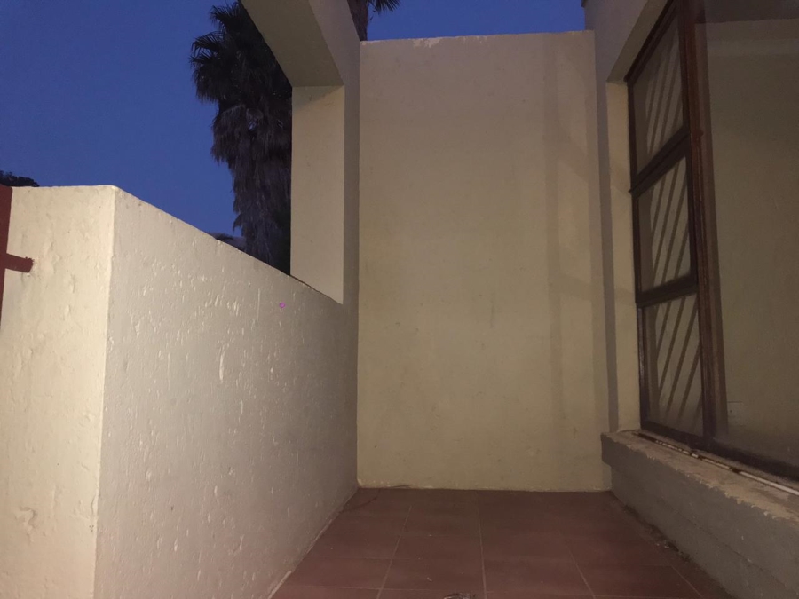 2 Bedroom Property for Sale in Bassonia Gauteng