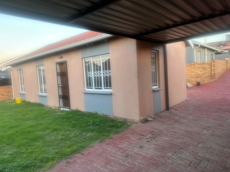 3 Bedroom Property for Sale in Cosmo City Gauteng