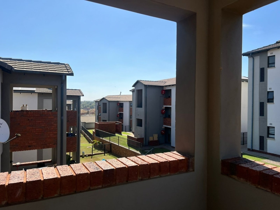 To Let 2 Bedroom Property for Rent in Rooihuiskraal North Gauteng