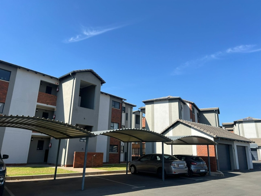 To Let 2 Bedroom Property for Rent in Rooihuiskraal North Gauteng