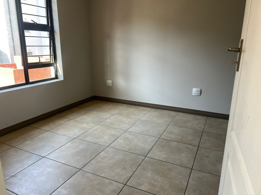 To Let 2 Bedroom Property for Rent in Rooihuiskraal North Gauteng