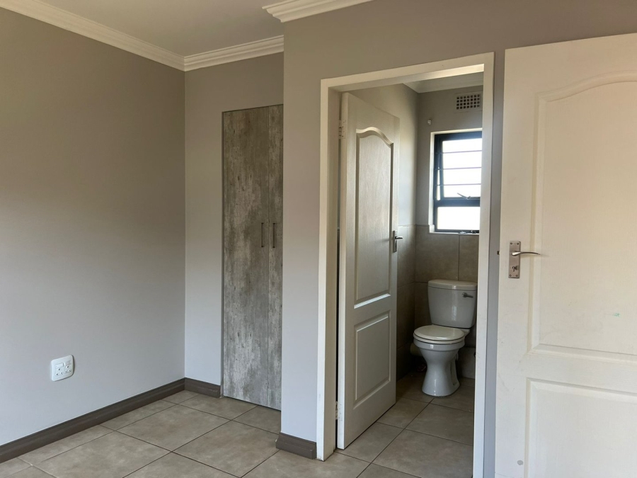 To Let 2 Bedroom Property for Rent in Rooihuiskraal North Gauteng