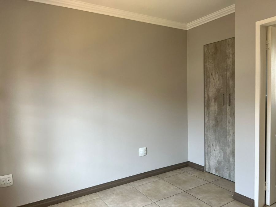 To Let 2 Bedroom Property for Rent in Rooihuiskraal North Gauteng