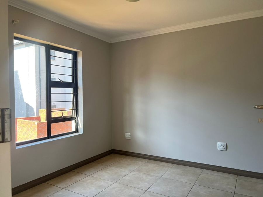 To Let 2 Bedroom Property for Rent in Rooihuiskraal North Gauteng