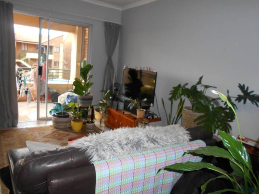 To Let 2 Bedroom Property for Rent in Die Hoewes Gauteng