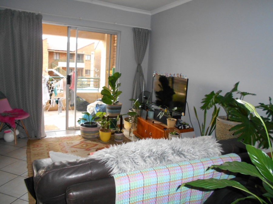 To Let 2 Bedroom Property for Rent in Die Hoewes Gauteng