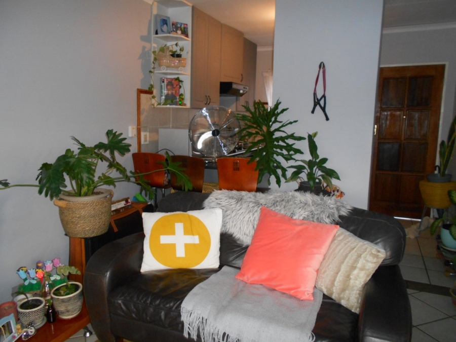 To Let 2 Bedroom Property for Rent in Die Hoewes Gauteng