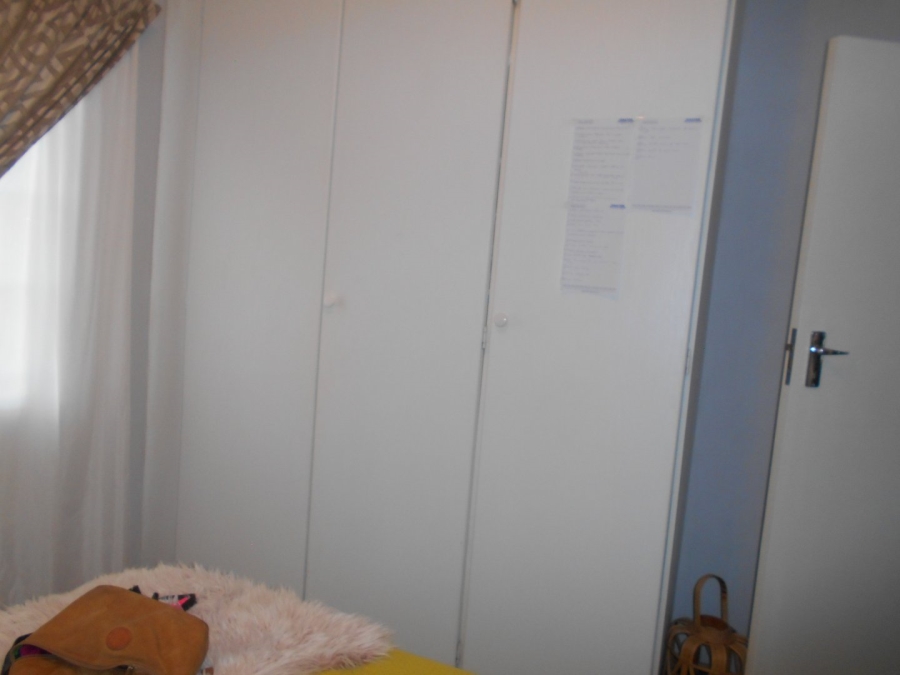 To Let 2 Bedroom Property for Rent in Die Hoewes Gauteng
