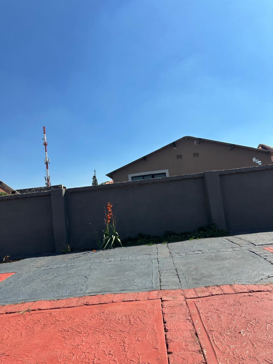 2 Bedroom Property for Sale in Esangweni Gauteng
