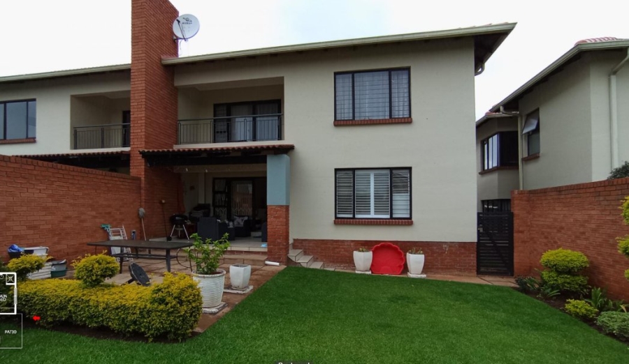 3 Bedroom Property for Sale in Greenstone Hill Gauteng