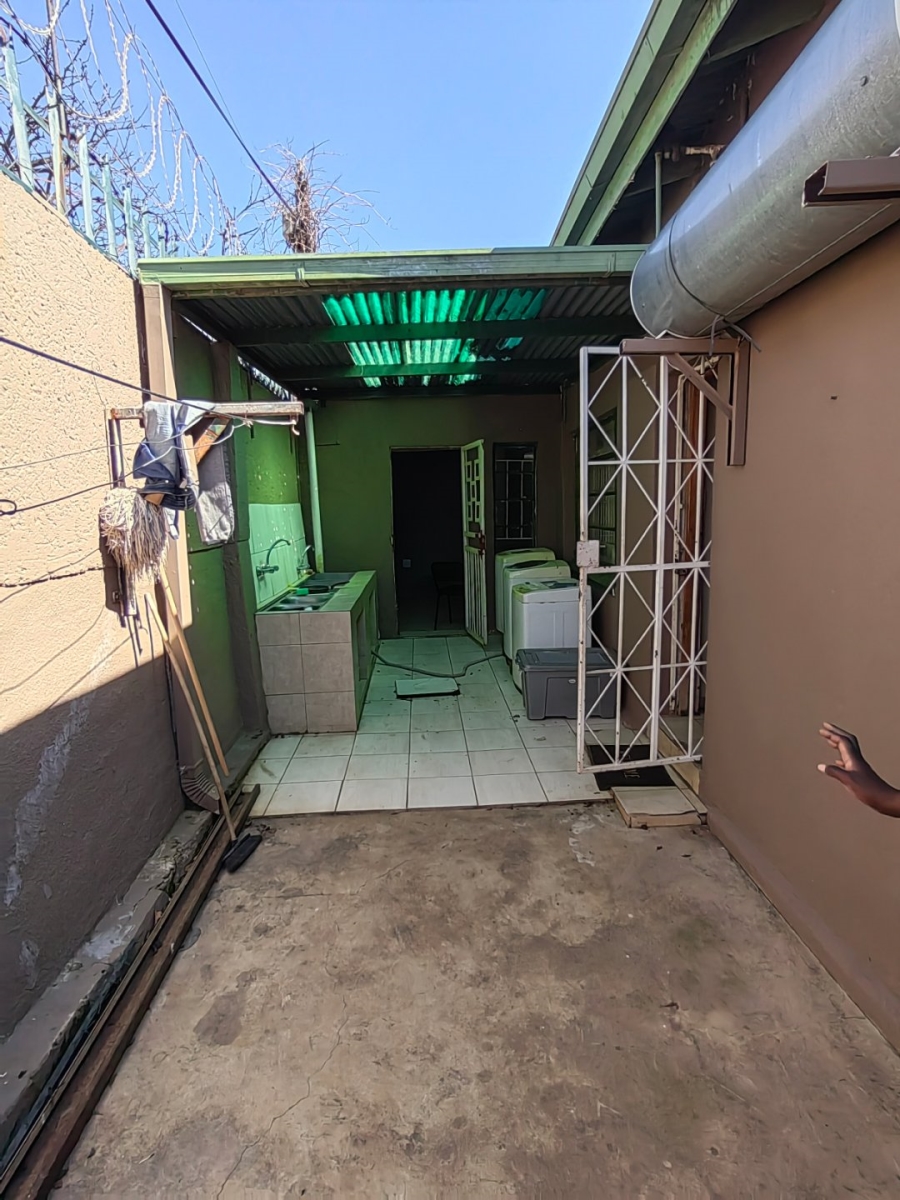 7 Bedroom Property for Sale in Vrededorp Gauteng
