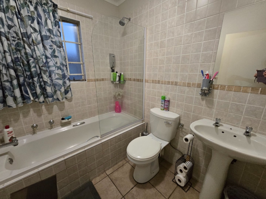 To Let 2 Bedroom Property for Rent in Brentwood Park Gauteng