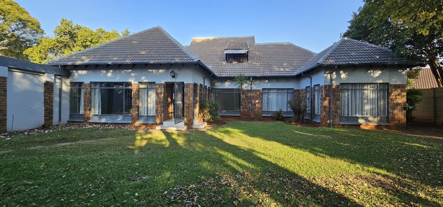 5 Bedroom Property for Sale in Elardus Park Gauteng