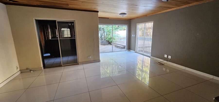 5 Bedroom Property for Sale in Elardus Park Gauteng