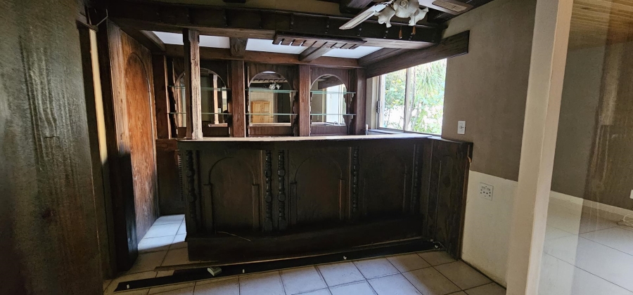 5 Bedroom Property for Sale in Elardus Park Gauteng