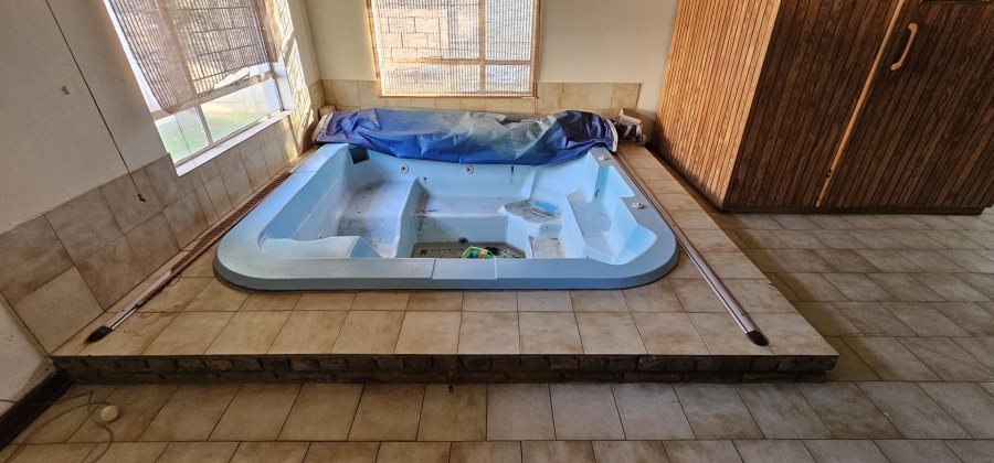 5 Bedroom Property for Sale in Elardus Park Gauteng
