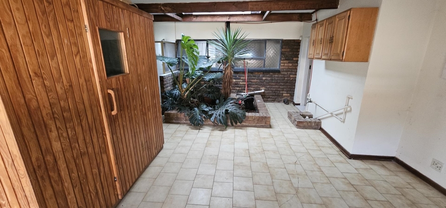 5 Bedroom Property for Sale in Elardus Park Gauteng