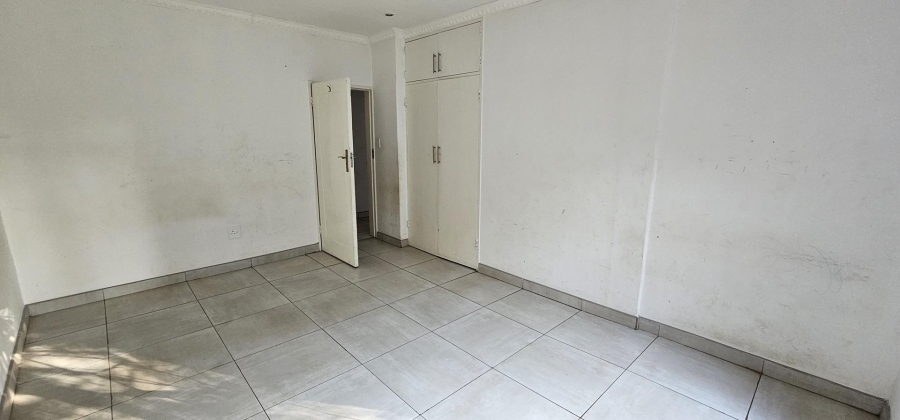 5 Bedroom Property for Sale in Elardus Park Gauteng