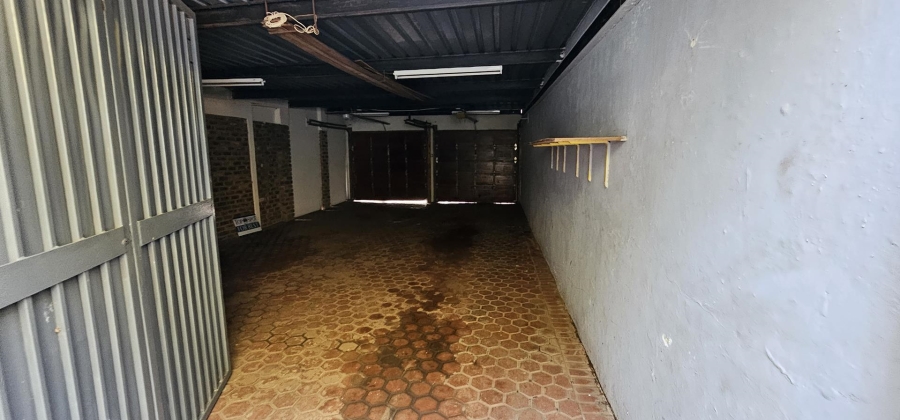 5 Bedroom Property for Sale in Elardus Park Gauteng