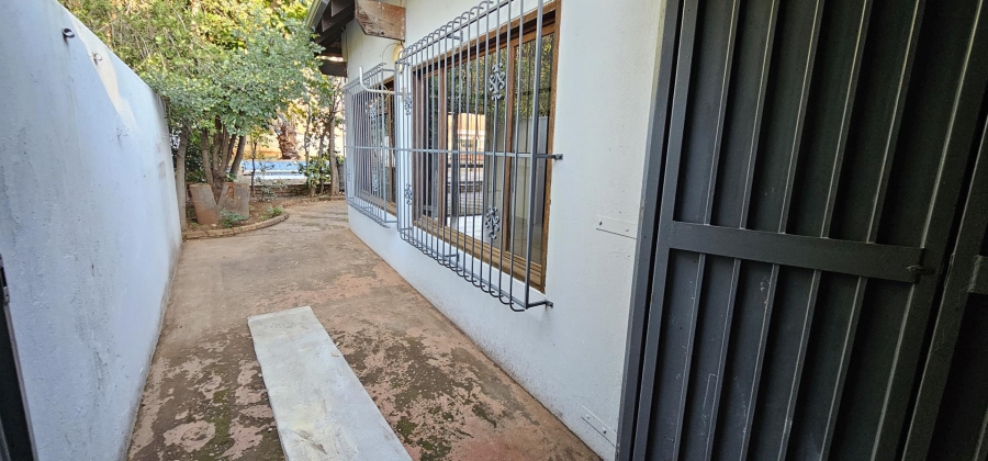 5 Bedroom Property for Sale in Elardus Park Gauteng