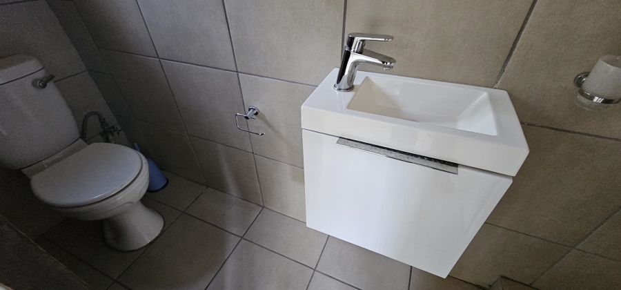 5 Bedroom Property for Sale in Elardus Park Gauteng