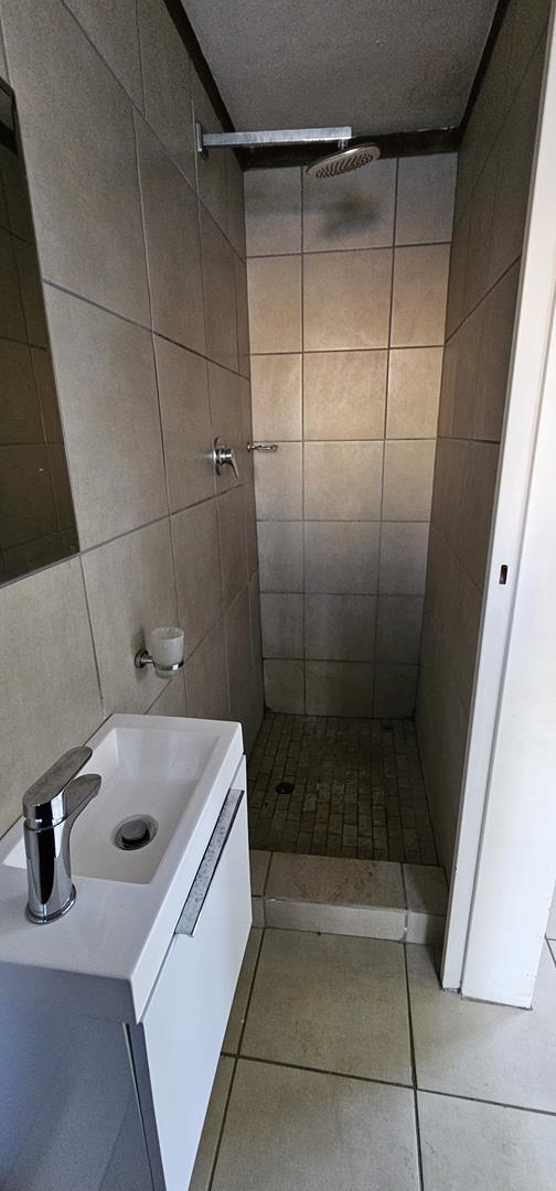 5 Bedroom Property for Sale in Elardus Park Gauteng