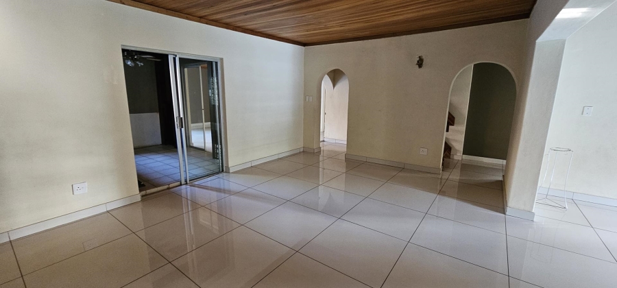 5 Bedroom Property for Sale in Elardus Park Gauteng
