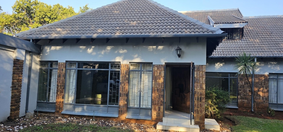 5 Bedroom Property for Sale in Elardus Park Gauteng