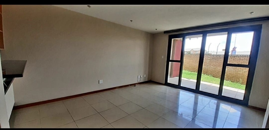 2 Bedroom Property for Sale in Rooihuiskraal North Gauteng