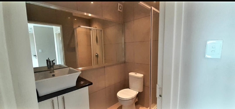 2 Bedroom Property for Sale in Rooihuiskraal North Gauteng